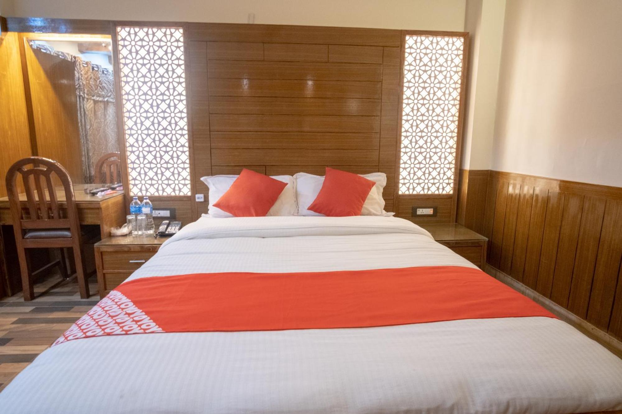 Oyo 304 Hotel Manama Balaju Exterior foto